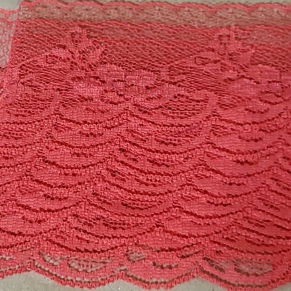 Chantilly Lace Trim - 2.5" x 3.5 yards - Red with scalloped Edge - Floral - Picture 2 of 5